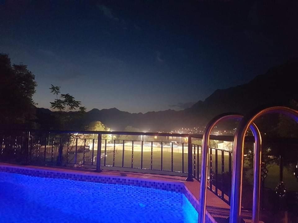 Sunshine Apartment With Private Pool And Parking Kotor Extérieur photo