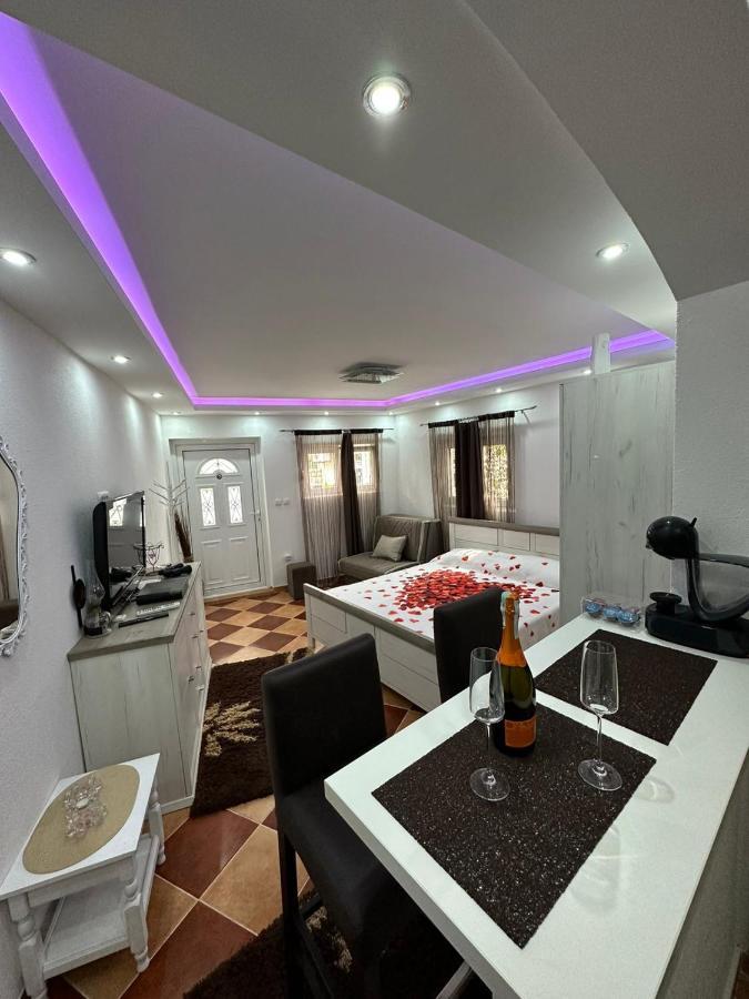 Sunshine Apartment With Private Pool And Parking Kotor Extérieur photo